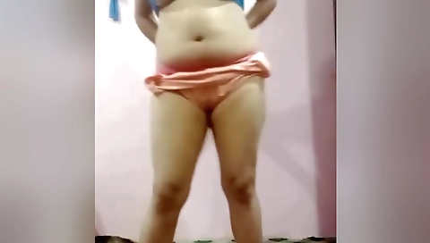 Horny Girl Masturbate Infront Of Freinds