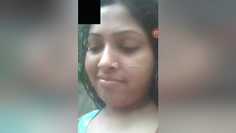 Today Exclusive -boudi Shows Her Boobs On Vc 3