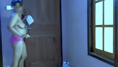 18 Week Pregnant Milf Prank Without Bra With A Delivery Guy - Big Naturals