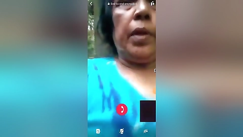 Mature Aunty Shows Her Pussy