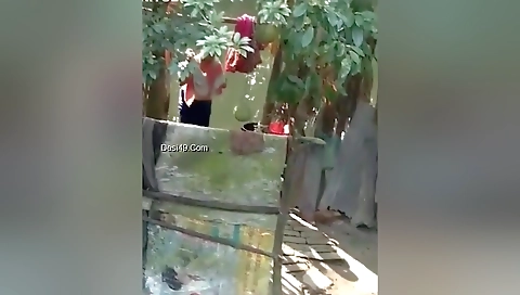Today Exclusive- Desi Aunty Outdoor Bathing