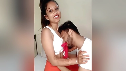 Today Exclusive- Sexy Desi Bhabhi Blowjob