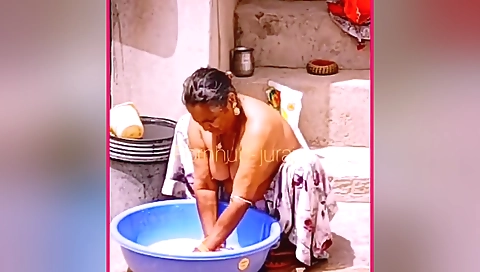 Desi Indian Village Mature Aunty Bathing Video