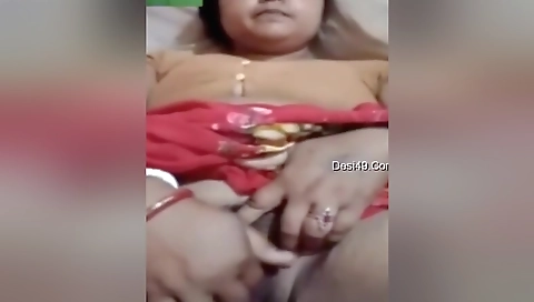 Today Exclusive -horny Bhabhi Shows Her Boobs And Fingering 1