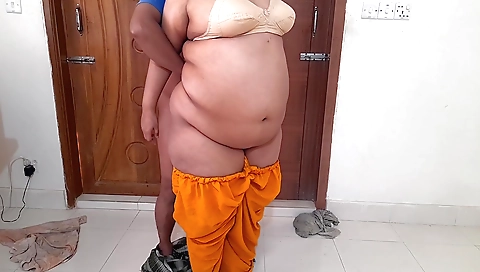 I Fucked Indian Friends Step mom Priya Aunty While Cleaning Room - Clear Hindi Audio