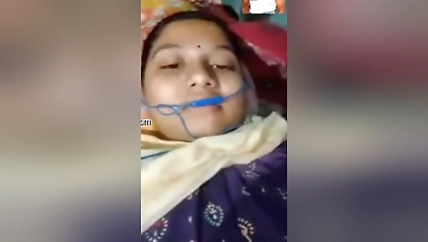 Today Exclusive -desi Girl Shows Her Boobs And Pussy On Vc