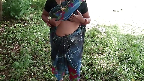 Chachi Ko Jungle Me Mutte Huye Pakda Or Ghar Akar Khub Choda - Fuck My Step