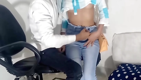 Sexy Girl Seduced By Boss Boss Fuck Sri Lankan teen 18+ Girl ( 1)