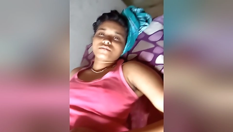 Today Exclusive -sexy Desi Girl Showing Her Boobs And Pussy