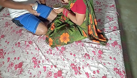 Pados Wali Bhabhi Ko Choda Dudh Lene Ke Bahane Se - Xxx Sex