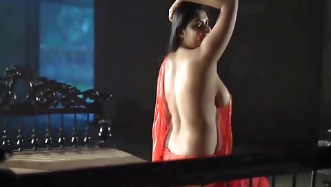 Desi Beauty Shows Boobs In Red Saree