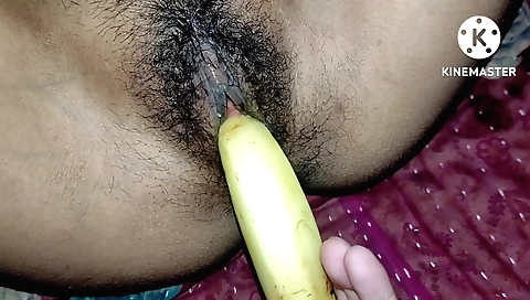 Sis Ki Chut Me Banana (kela) : Clear Hindi Dirty Voice - Hot Step mommy And Banana Nomads