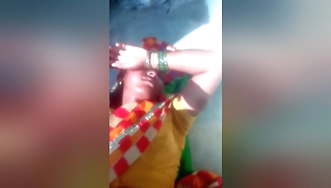 Today Exclusive- Desi Bhabhi Bathing And Fucking Video Record By Dewar 2