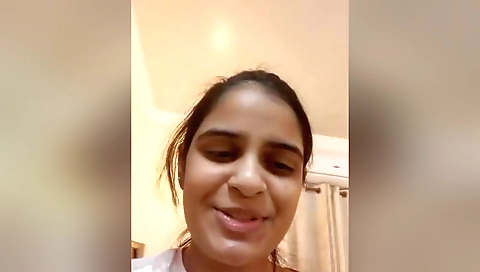 Today Exclusive- Super Cute Indian Girl Bathing