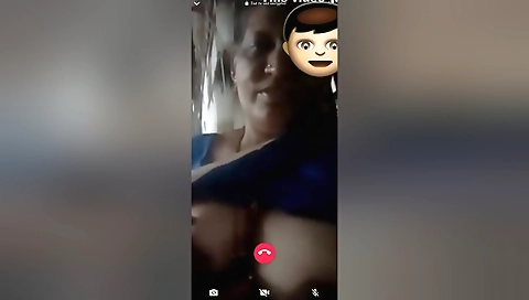 Today Exclusive- Desi Bhabhi Showing Her Boobs And Pussy 1