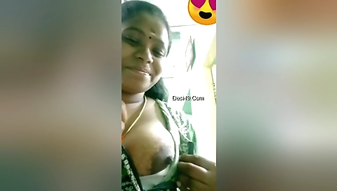 Today Exclusive-shy Mallu Bhabhi Showing Her Boobs