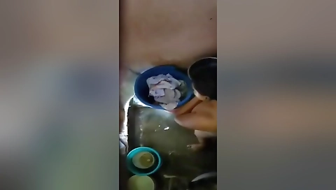 Today Exclusive- Sexy Desi Girl Bathing