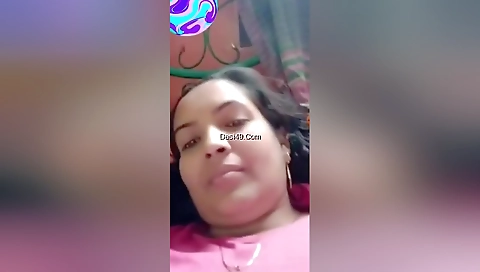 Today Exclusive- Boudi Showing Her Boobs