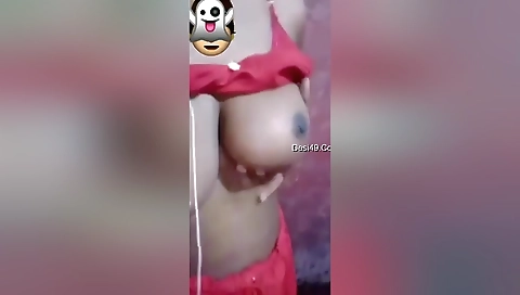 Cute Bangla Girl Showing Her Boobs And Pussy On Video Call
