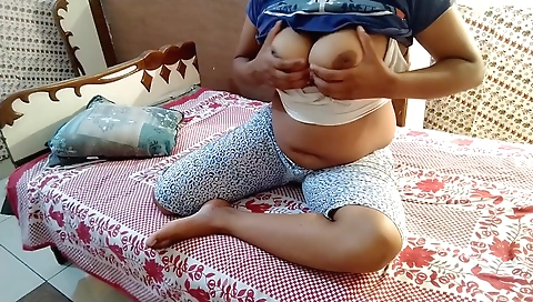 Sexy Girl Live Show In Front Of Webcam - Queen Rogue