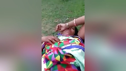 Desi Bhabhi Outdoor Fucking