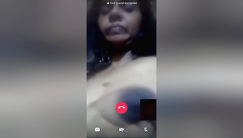 Today Exclusive- Mallu Bhabhi Showing Her Boobs 5