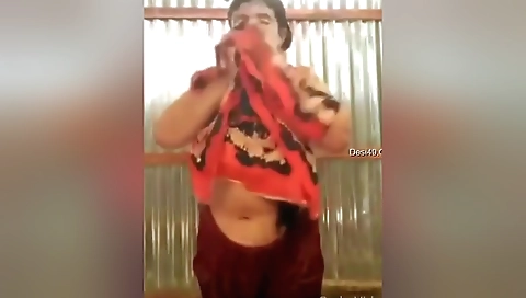 Sexy Desi Girl Record Her Bathing Video
