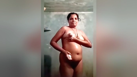 Today Exclusive- Tamil Bhabhi Record Her Bathing Video 3