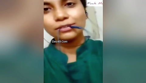 Cute Desi Girl Shows Her Boobs And Pussy 1