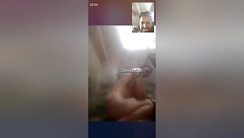 Today Exclusive-desi Bhabhi Showing Bathing To Lover On Video Call