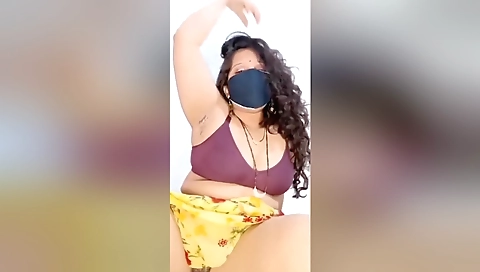 Desi Indian Aunty Ki Jawani Kya Mast Figure And Dirty Talks