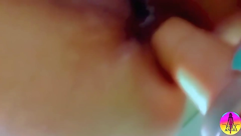 Single Putting The Sex Toy In The Aggressive Anal