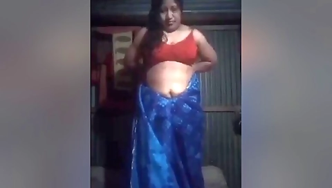 Today Exclusive-horny Village Bhabhi Shows Her Boobs