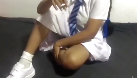 ඉස්කෝලේ ඇරිලා ඇවිල්ලා ගන්න සැප සිගරට් බිබී ඇගිල්ල ගහගන්නවා Srilankan Smoking