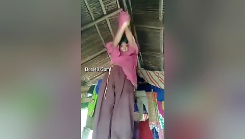 Today Exclusive- Desi Village Girl Showing Her Boobs