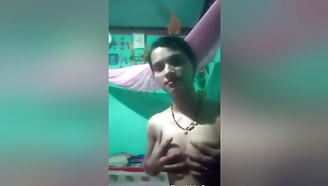 Today Exclusive- Bihari Bhabhi Showing Her Boobs And Pussy