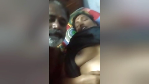 Today Exclusive- Desi Mature Cpl Fucking