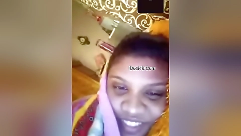 Today Exclusive -desi Shy Bhabhi Shows Her Boobs 1