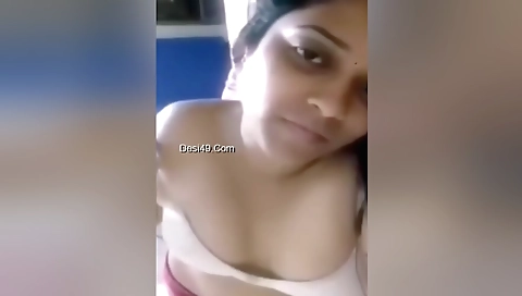 Today Exclusive -cute Desi Girl Shows Her Boobs