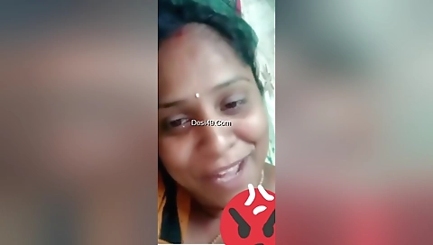 Today Exclusive- Hot Desi Bhabhi Play With Her Boobs 2