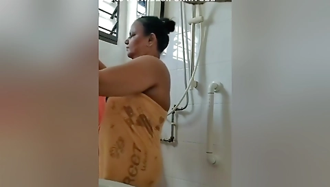Today Exclusive- Desi Bbw Bhabhi Bathing 3