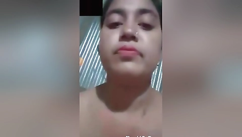 Today Exclusive- Desi Village Girl Showing Her Boobs And Pussy On Video Call
