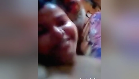 Today Exclusive- Horny Desi Boudi Showing Her Boobs On Video Call 2