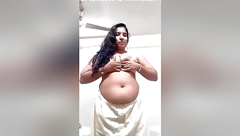 Sexy Mallu Girl Shows