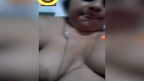 Today Exclusive-lankan Bhabhi Showing Her Boobs And Wet Pussy To Lover On Video Call 2
