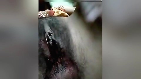 Cute Desi Girl Shows Her Pussy