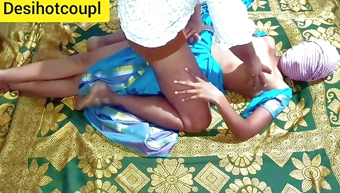 In Gree Colour Sari Desi Wife Fuking