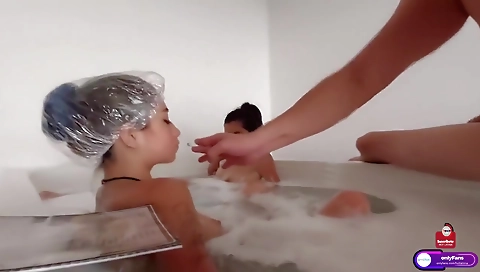 Alex Adams In Tuve Sexo En U Jacuzzi Con Mi Hermanastra Venezolana Y En Vacaciones En Medellin Colombia