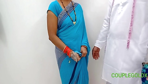 Komal Blouse Silane Gai Thi Apne Telar Ke Pas