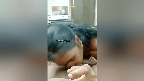 Today Exclusive-sexy Tamil Girl Blowjob